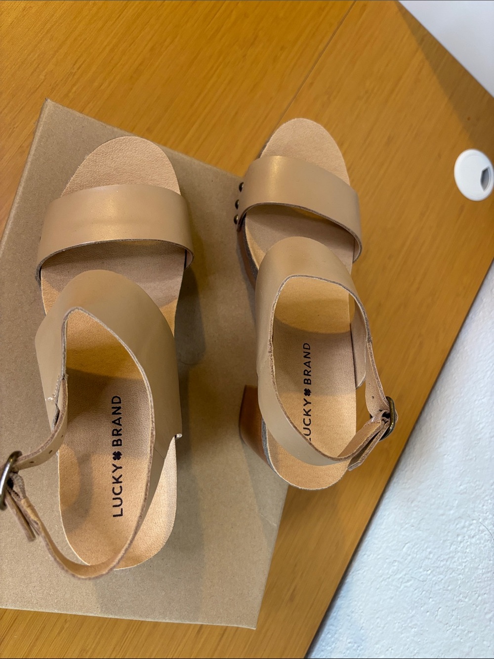 Lucky Brand Beige Leather Block Heel Sandals - Picture 2 of 4